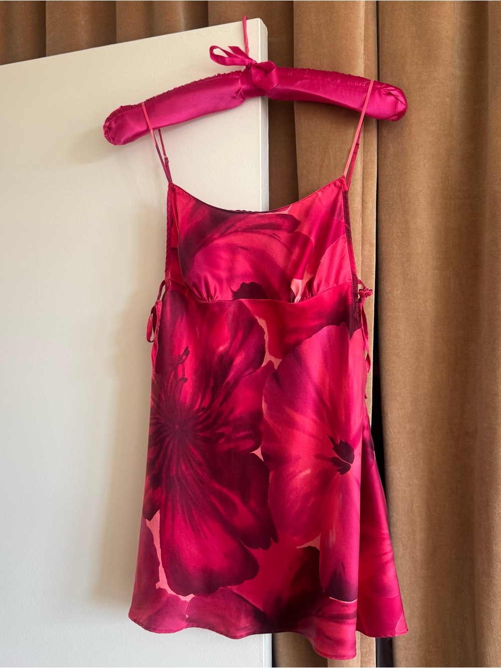 Rare Vintage Victoria’s Secret Silk Hibiscus Floral Print Chemise